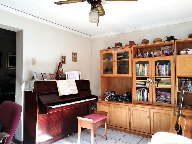 3 Bedroom Property for Sale in Peerless Park East Western Cape
